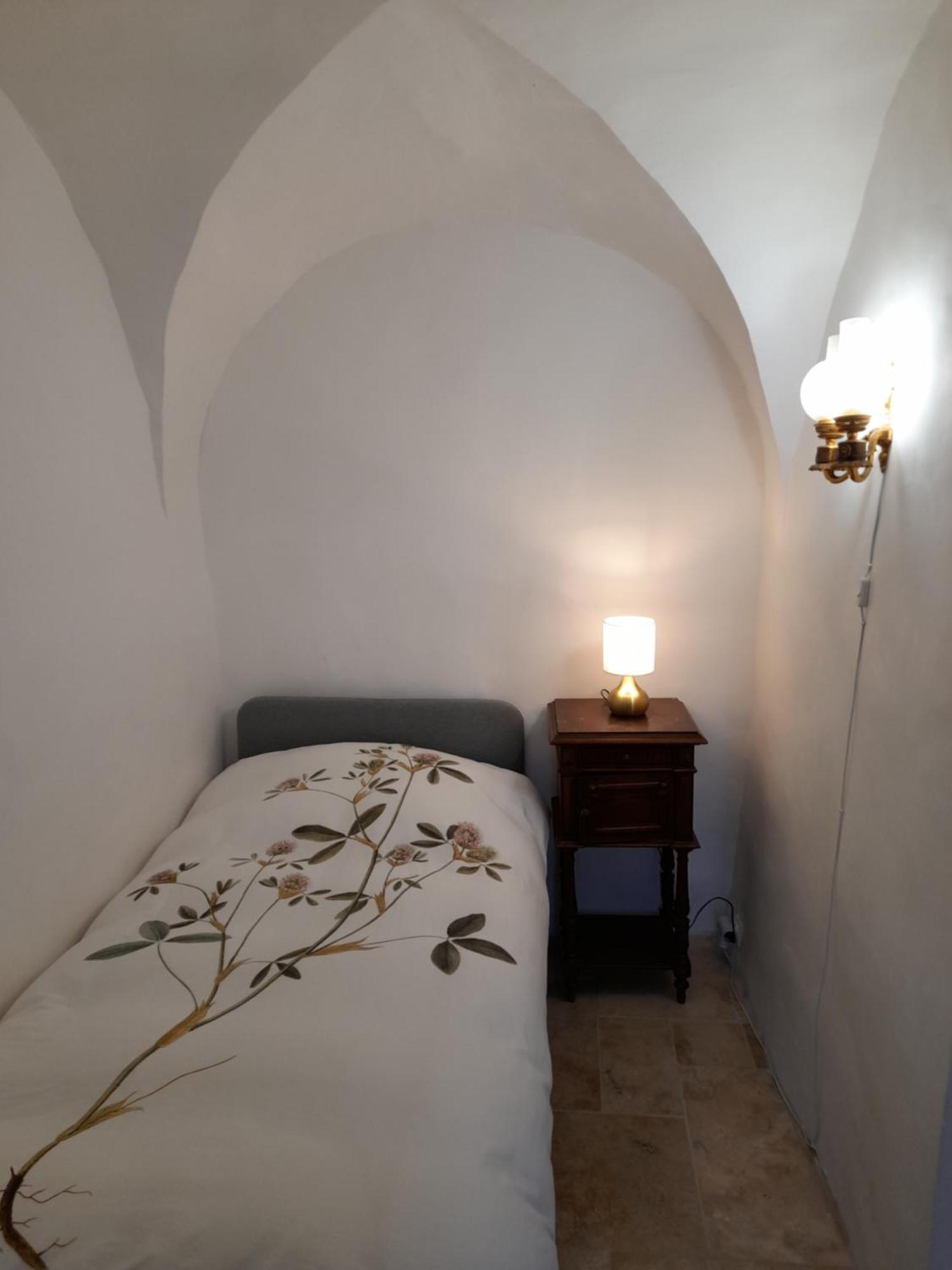 Bed and Breakfast La Tour De Pezene Anduze Esterno foto